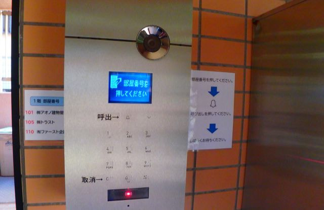 エントランス・オートロックドア